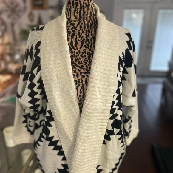 Cozy Black and White Sweater - Picture 1 of 2